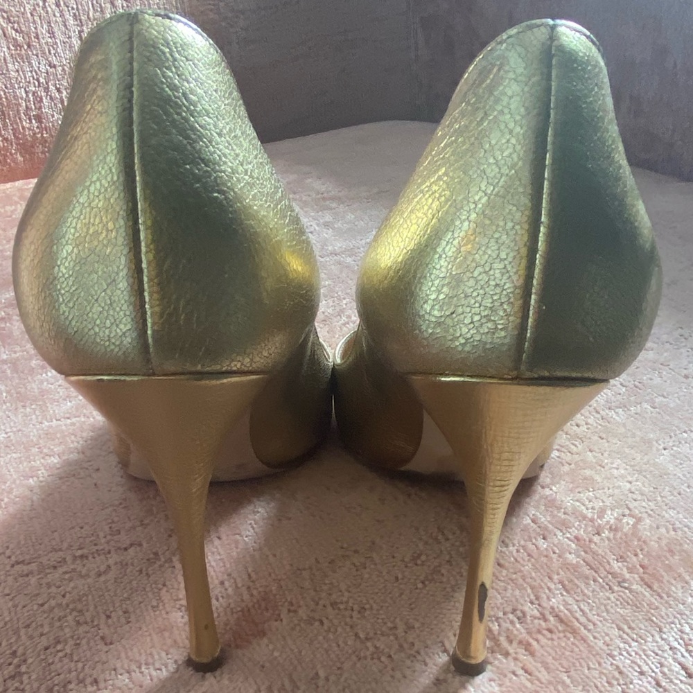 Sergio Rossi Gold Leather Pump - Picture 4 of 7